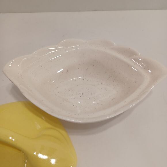 Vintage USA 231 Pottery Covered Dish With Salt And Pepper Yellow MCM Mid Century - Picture 3 of 13